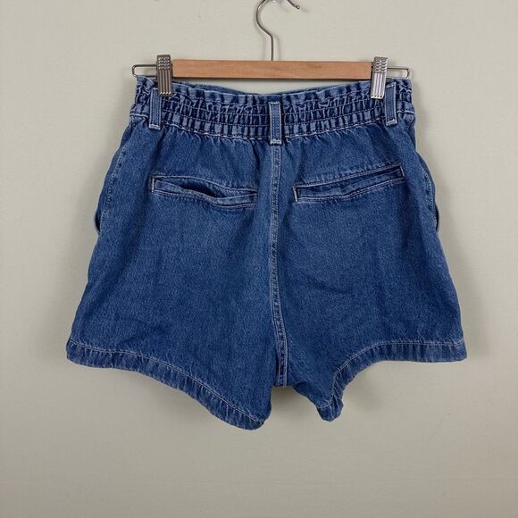 Levis Medium Wash High Rise Paper-Bag Denim Shorts 29in - Picture 2 of 8